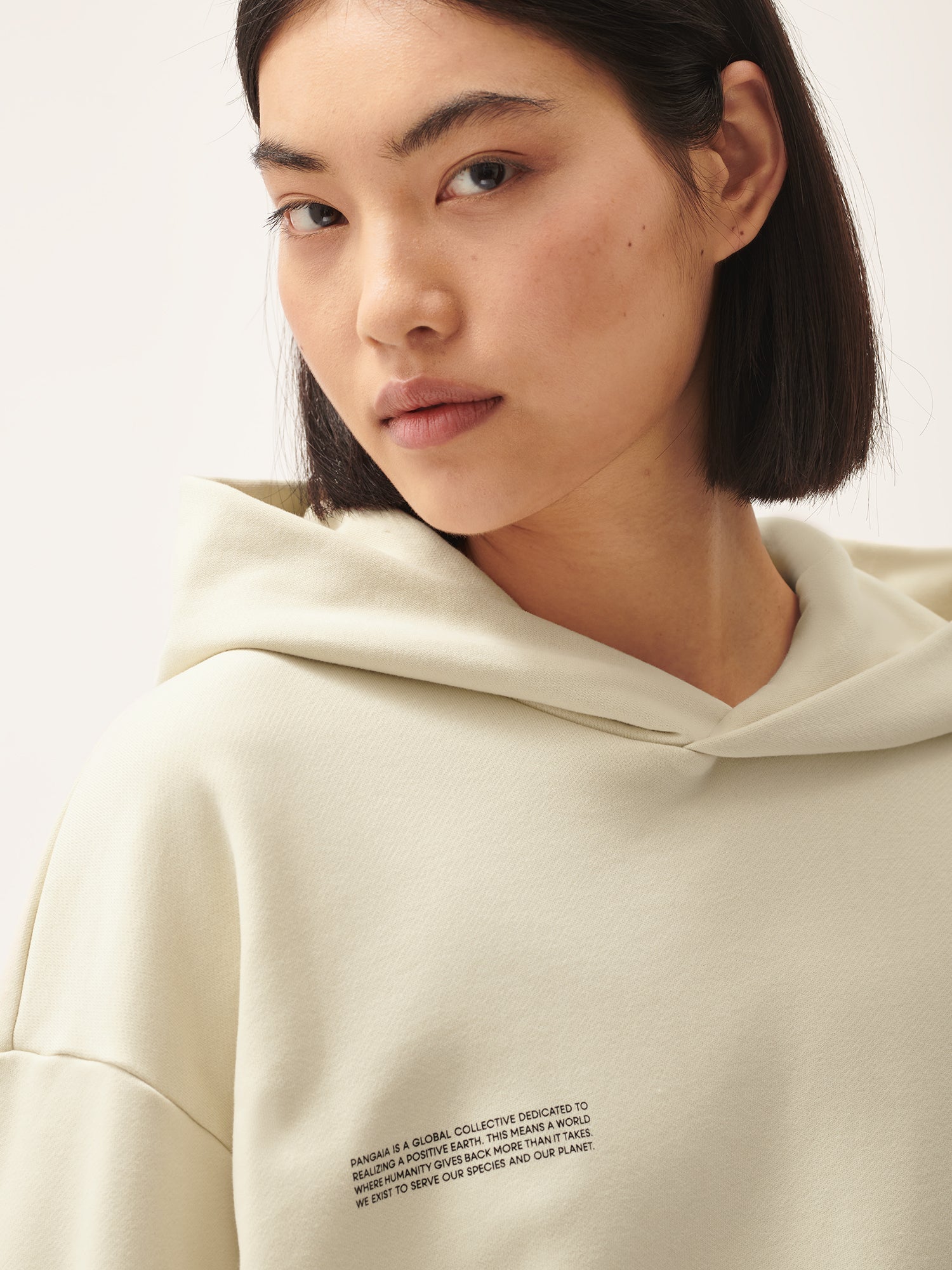 65_Hoodie_Travertine_Beige_female-3