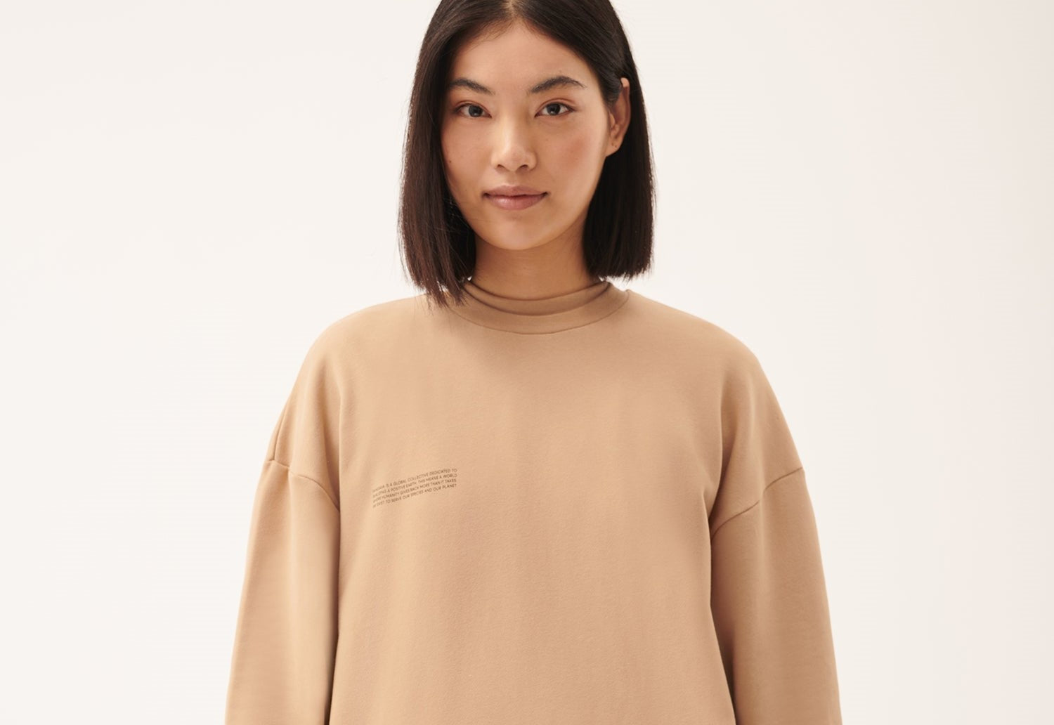 365_Midweight_Sweatshirt_Desert_Camel_female-1_4e6fd466-60a8-4f80-adef-f904749550b4