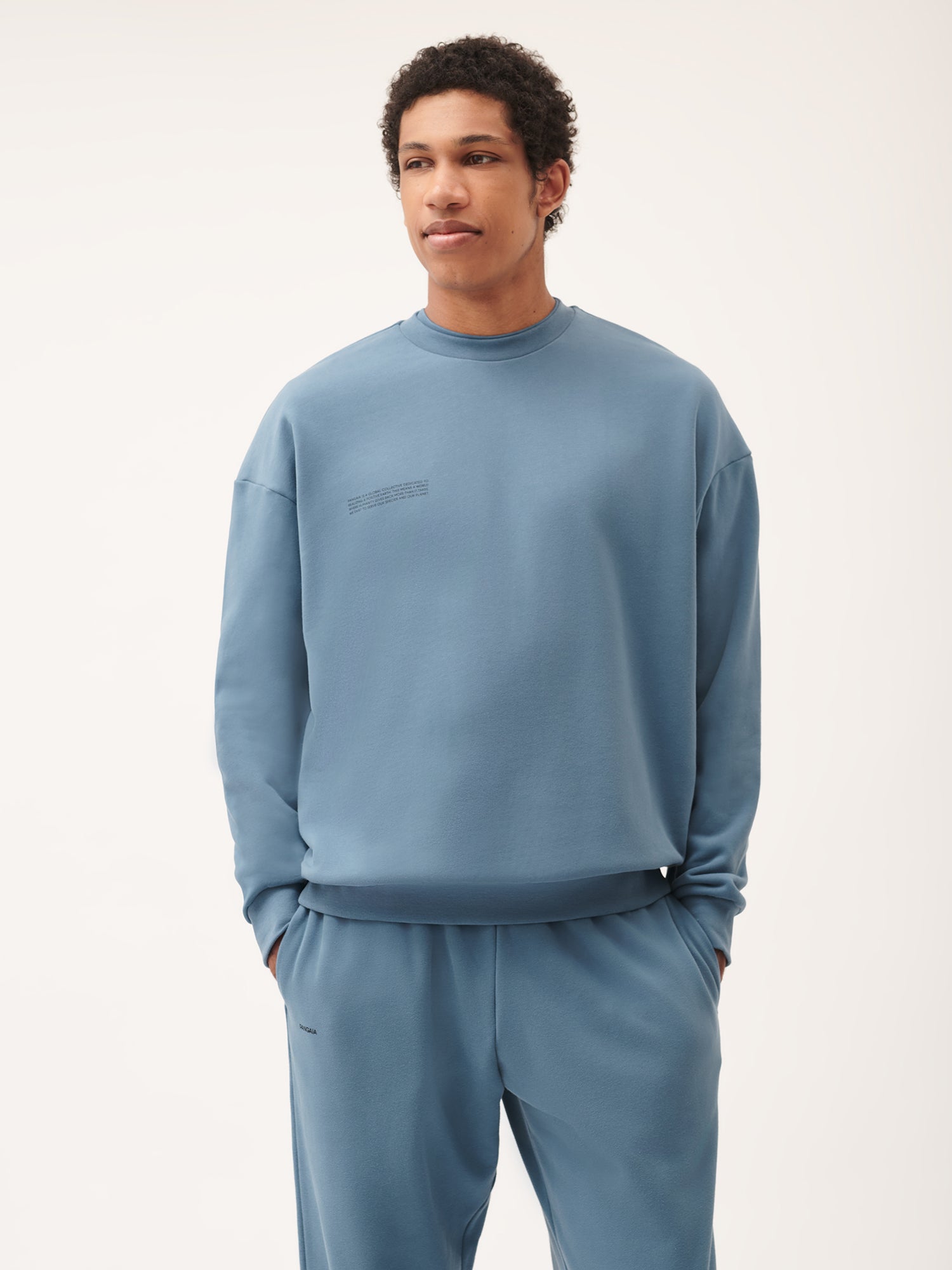 365_Midweight_Sweatshirt_Indigo_Blue_male-1