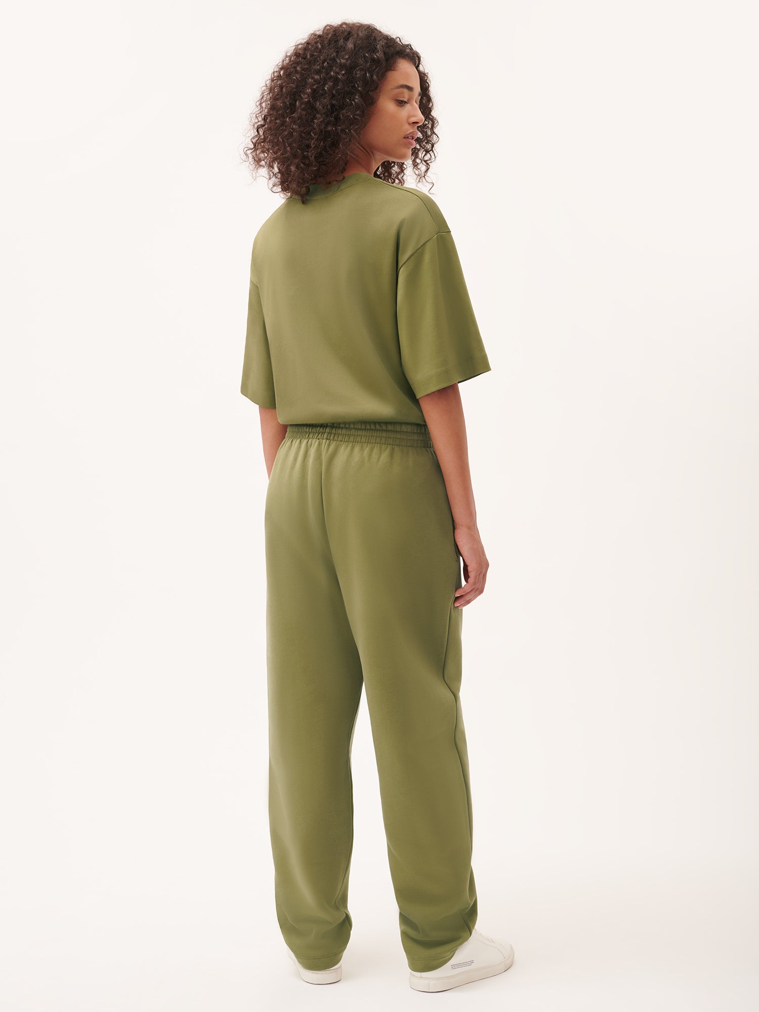 DNA_Barrel-Leg_Track_Pants_Highland_Green_female-2