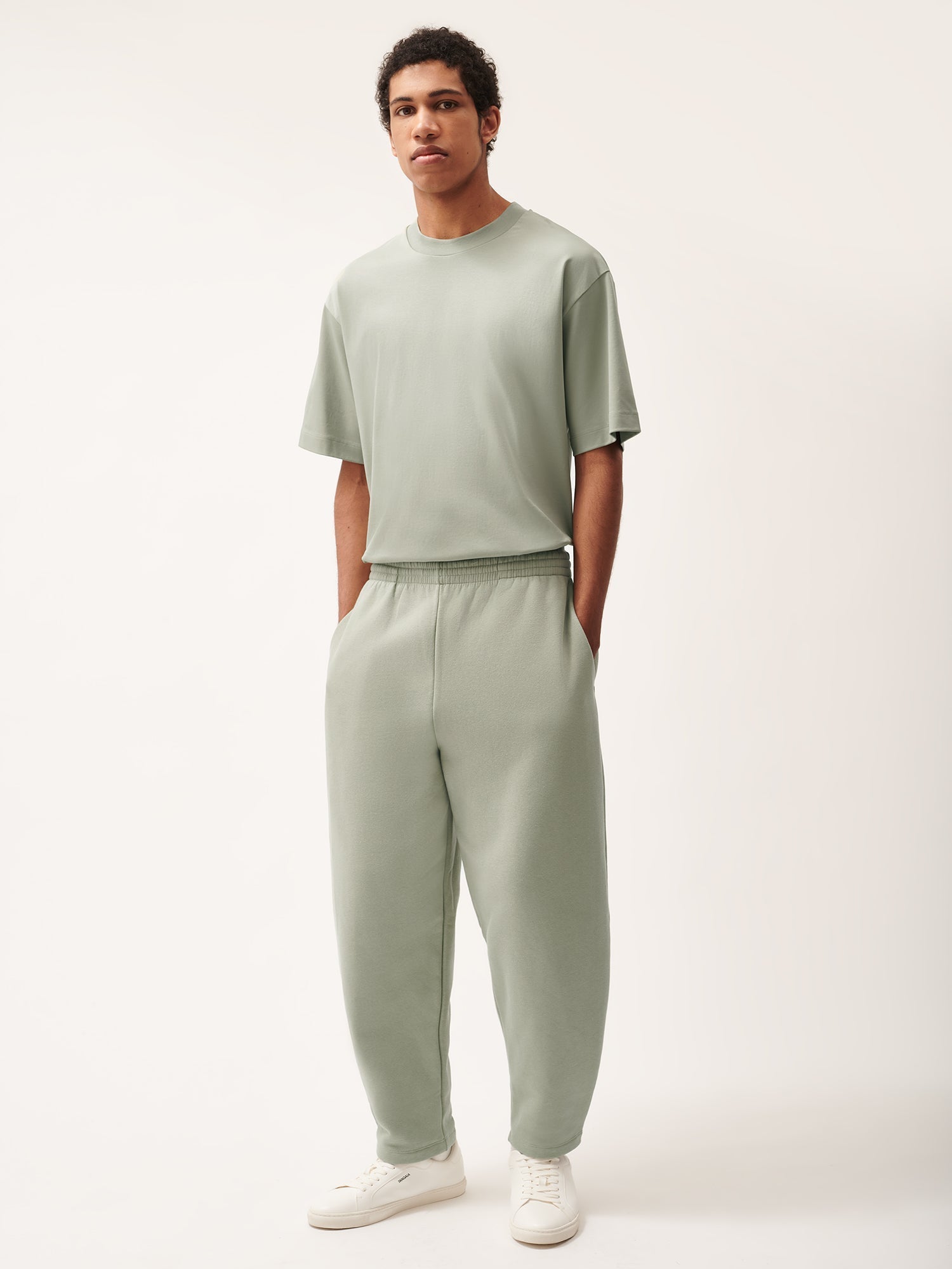 DNA_Barrel_Leg_Trackpants_Moss_Green_Male-1