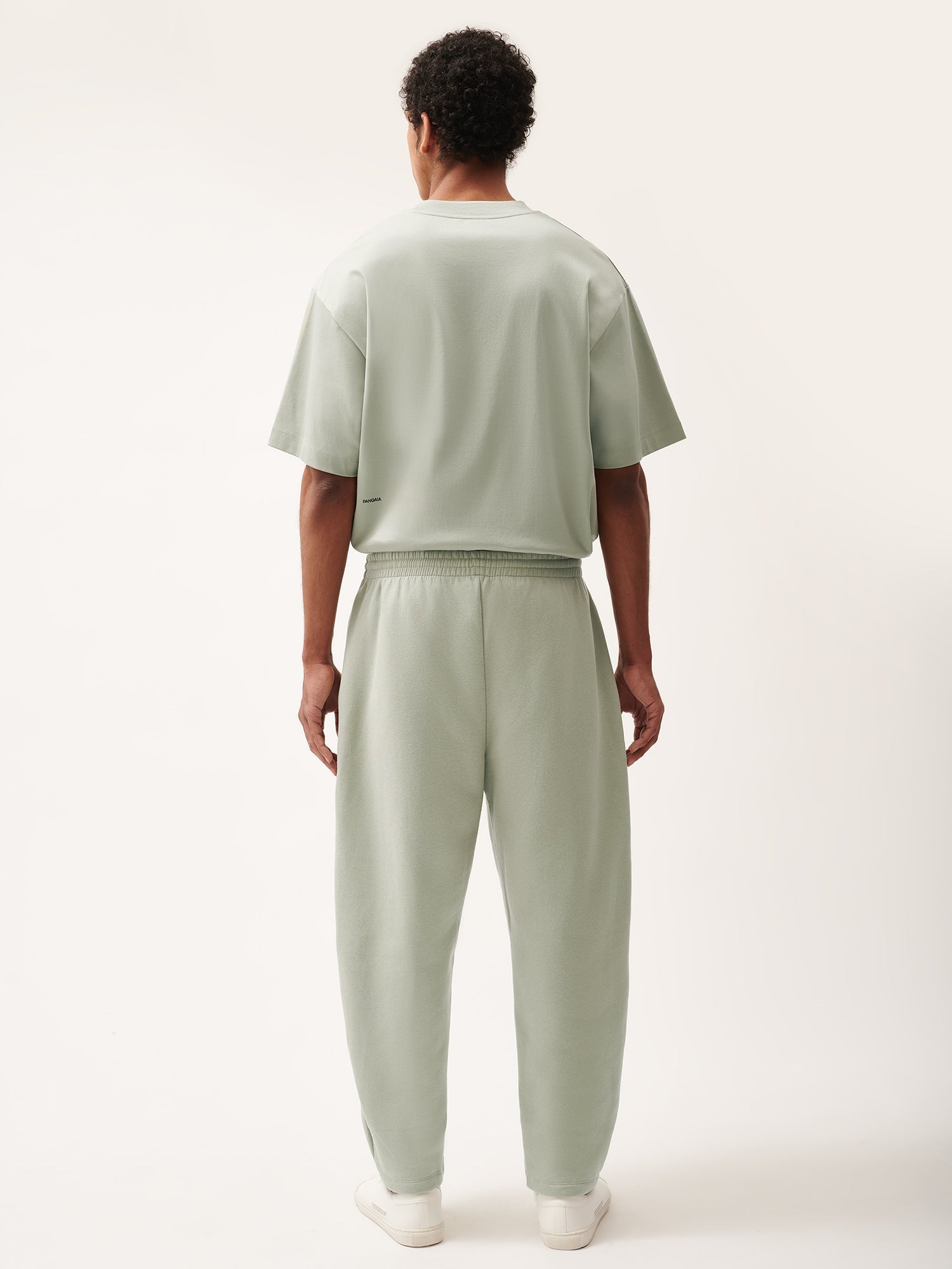 DNA_Barrel_Leg_Trackpants_Moss_Green_Male-2