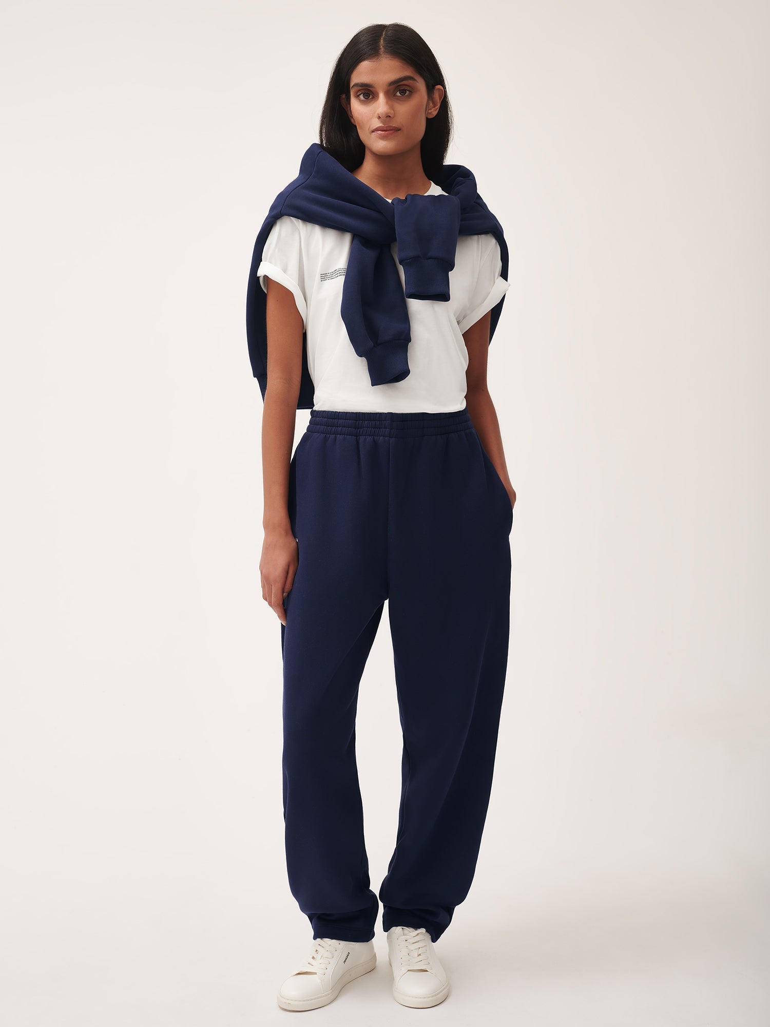 DNA_Barrel_Leg_Trackpants_Navy_female-1