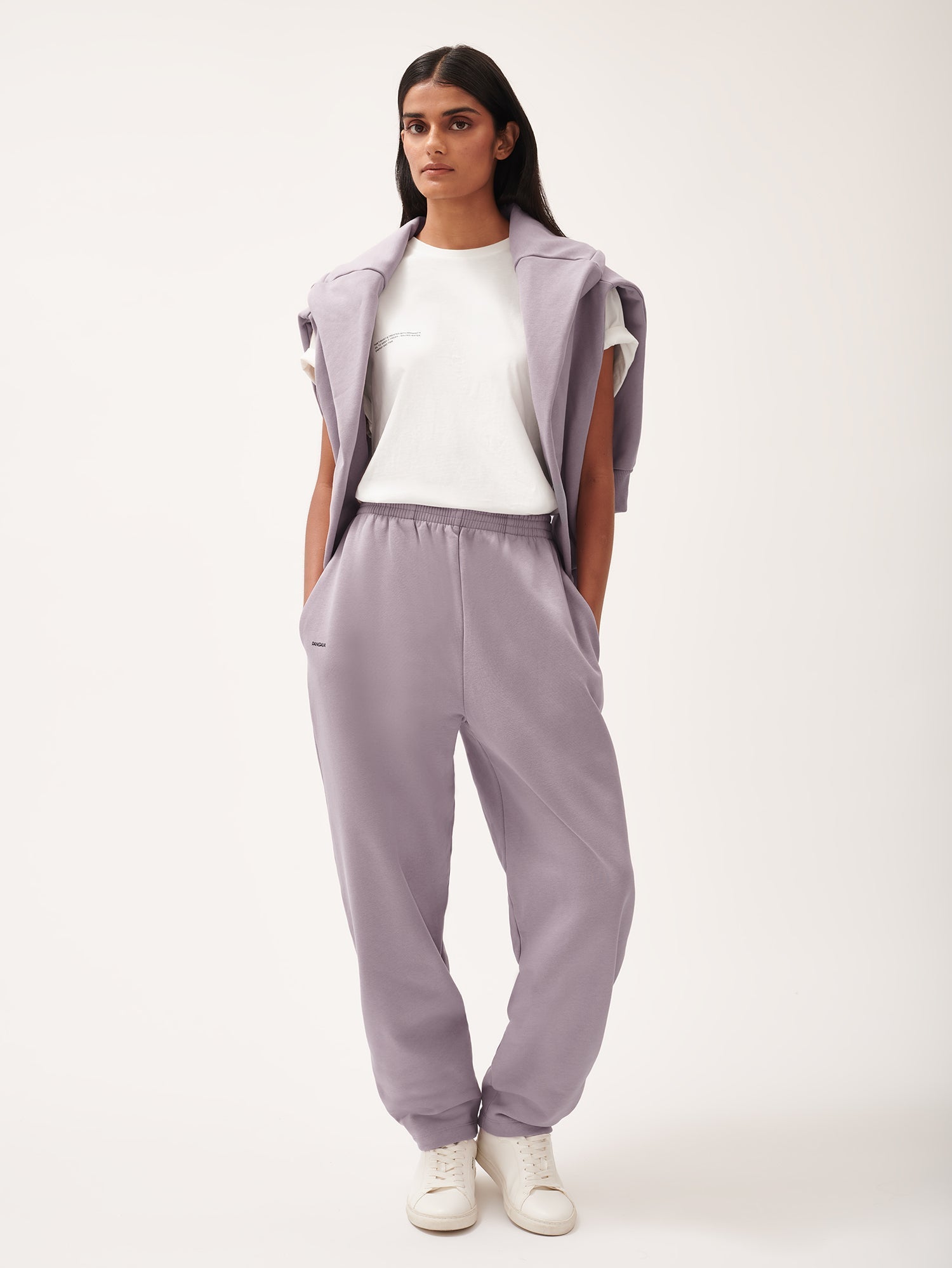 DNA_Barrell_Leg_Trackpants_Raisin_Purple-female-1