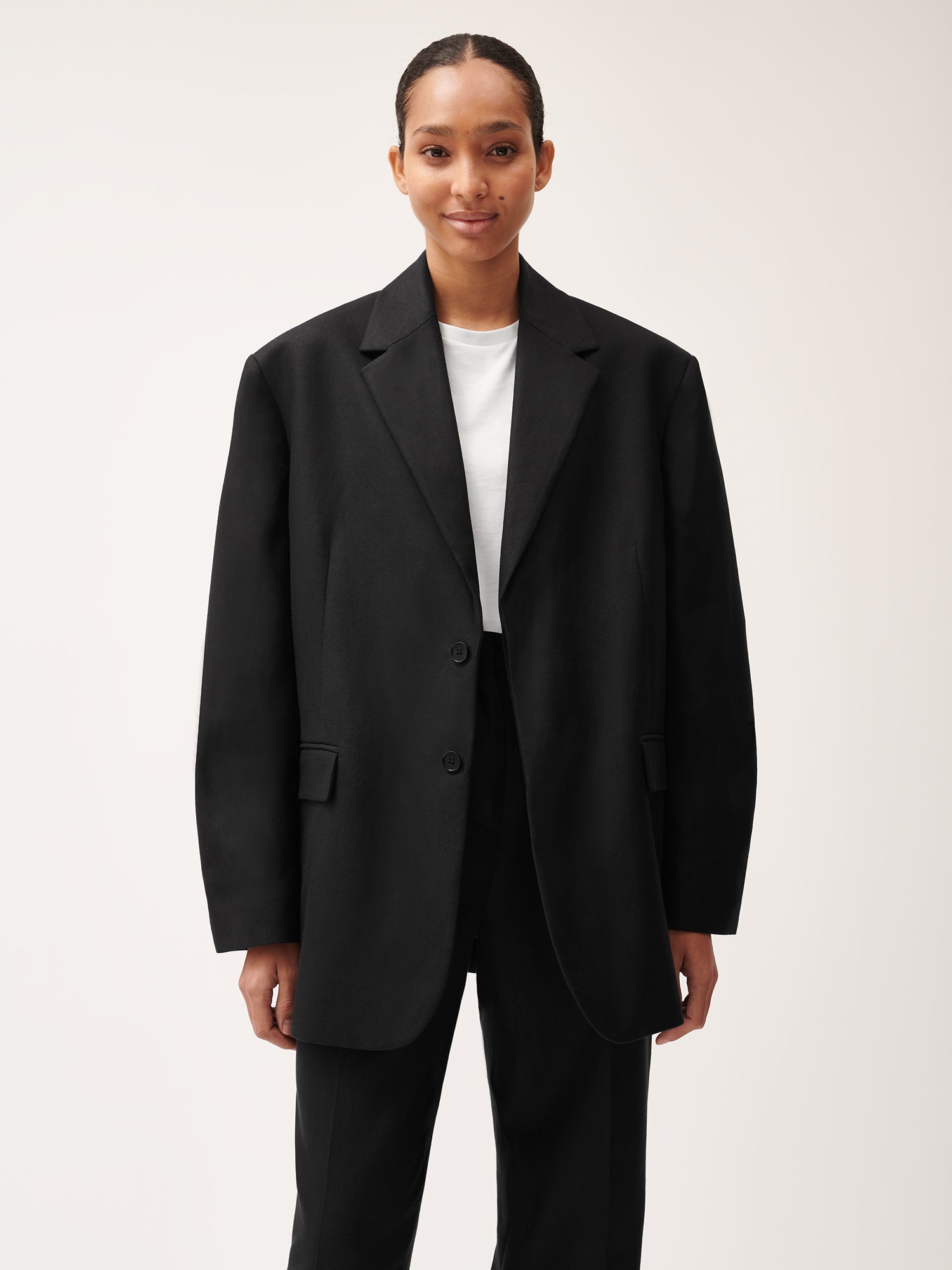 DNA_Fruit_Fibre_Oversized_Tailored_Blazer_Black_female-1