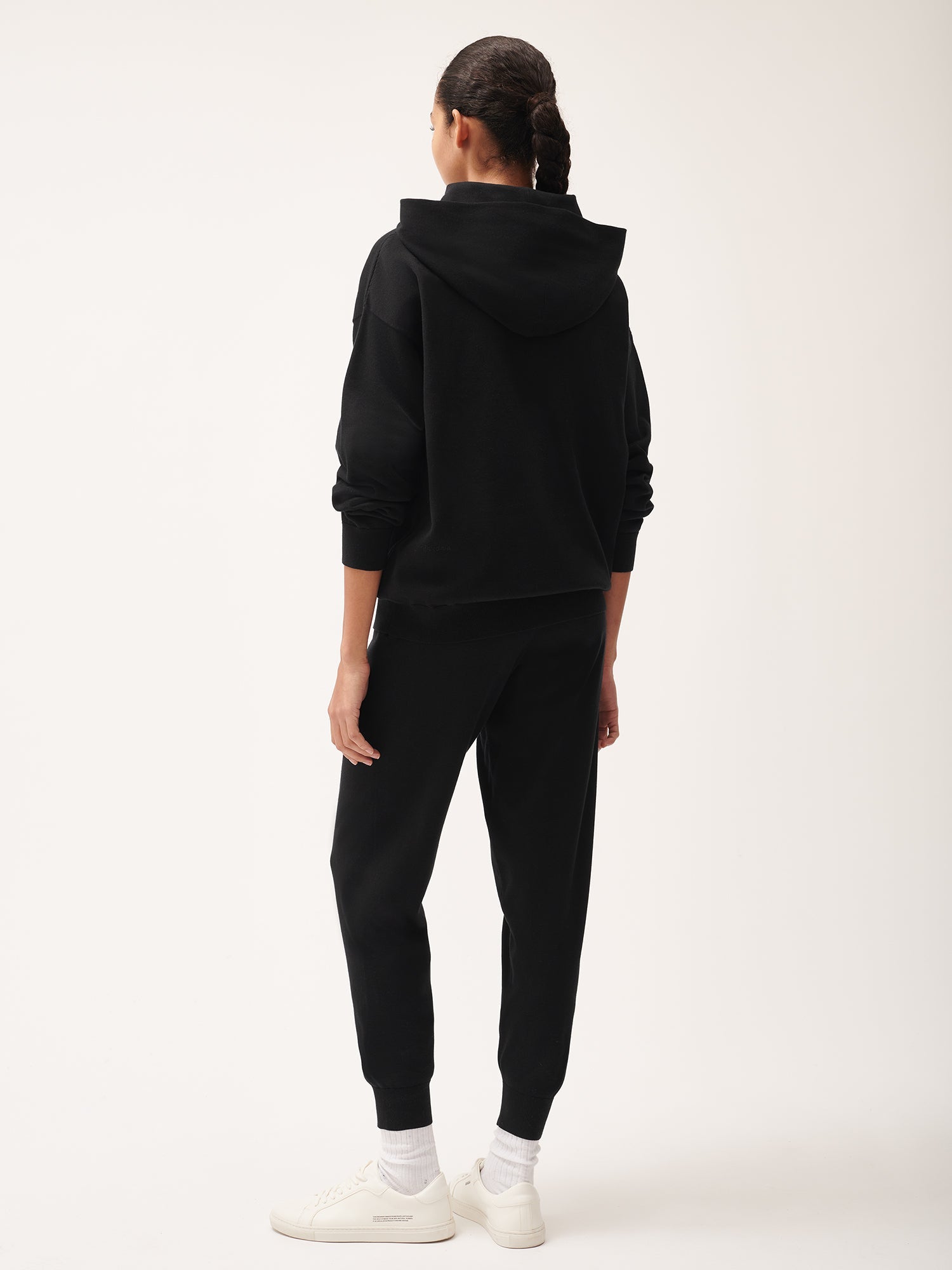 DNA_Knitted_Hoodie_Black_female-2