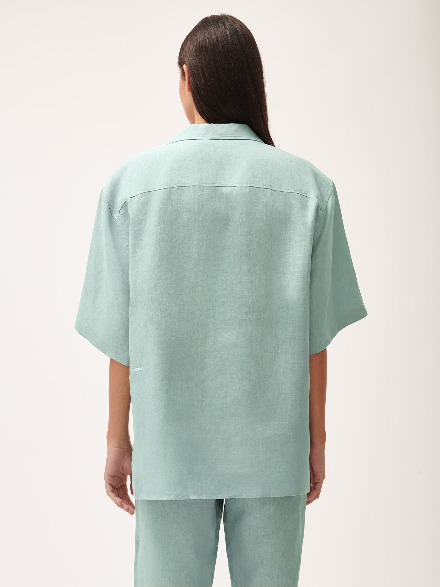 DNA_Linen_Camp_Collar_Shirt_Eucalyptus_Blue_female-2