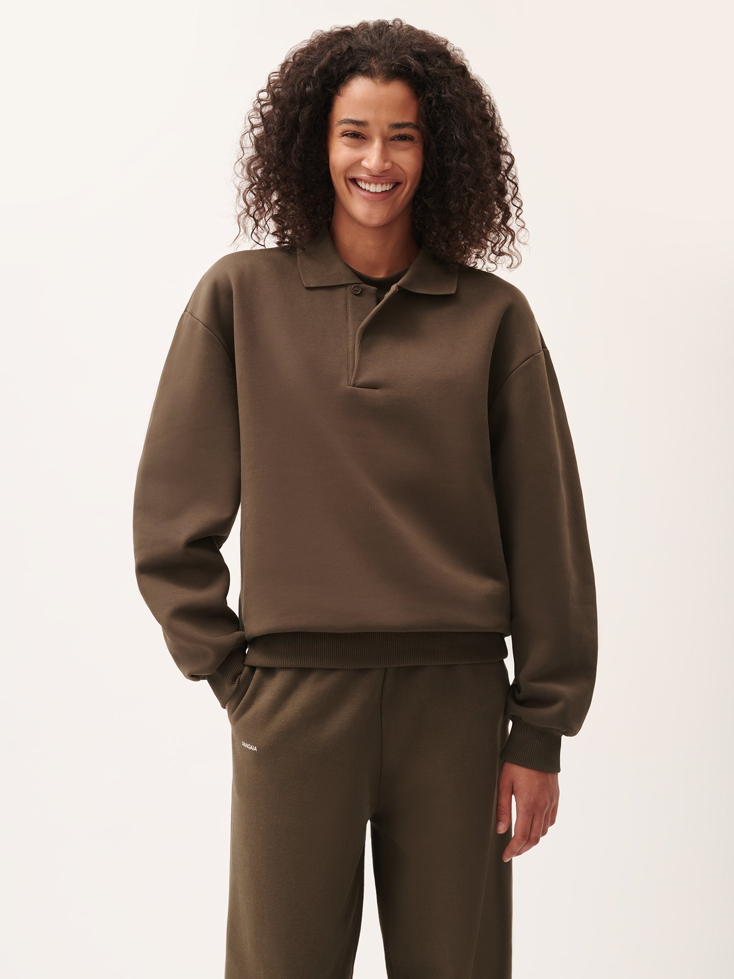 DNA_Polo_Neck_Sweatshirt_Cacoa_Brown_female-1