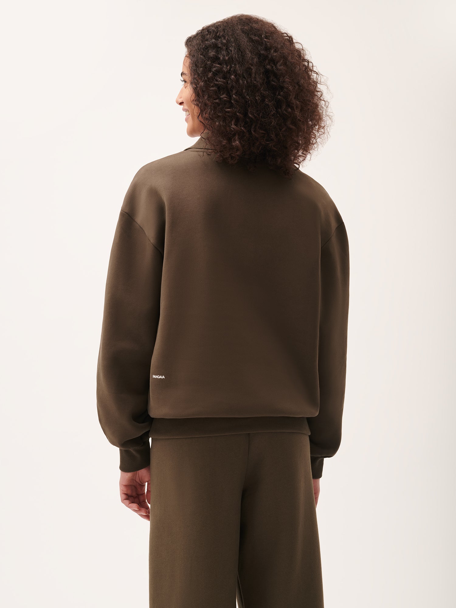 DNA_Polo_Neck_Sweatshirt_Cacoa_Brown_female-2