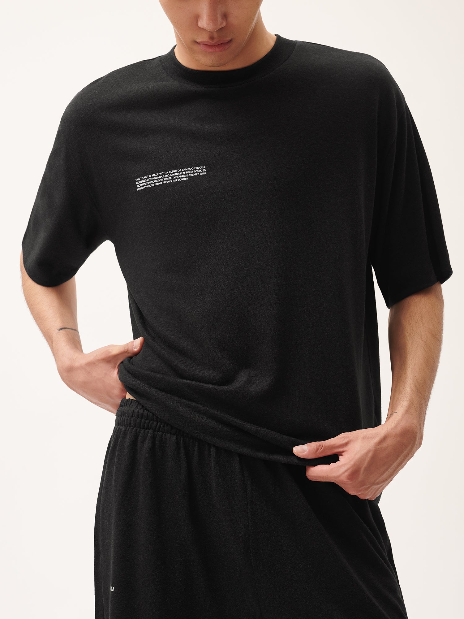 FRUTFIBER__T-shirt_Black_Male-3