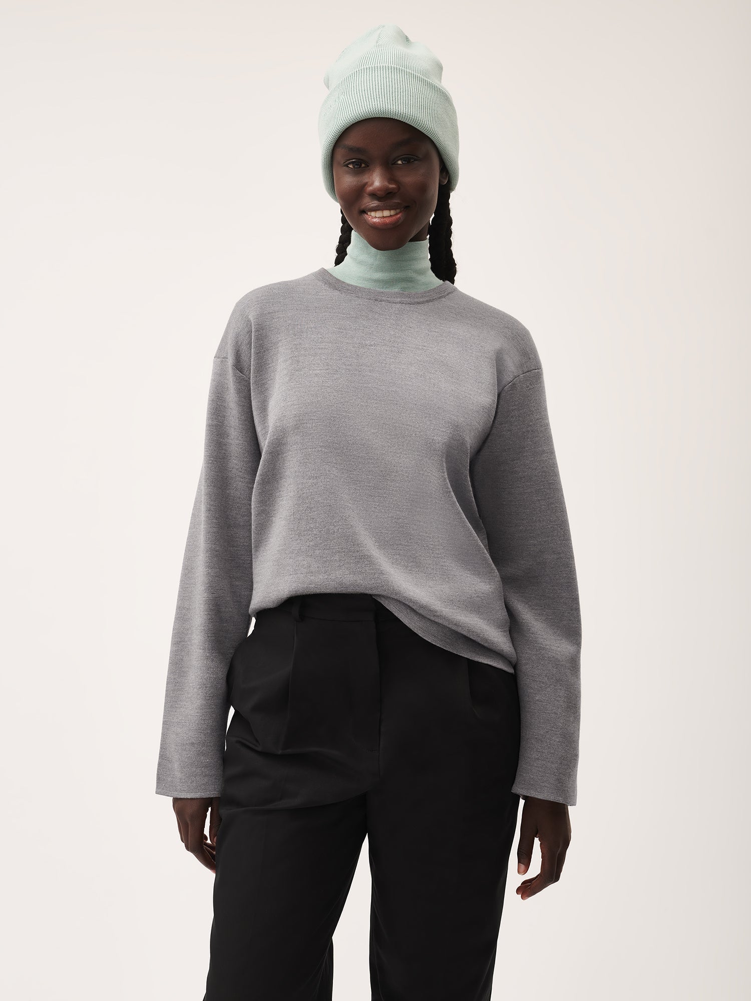 Merino_Knit_Crew_Neck_Grey_Marl_female-1