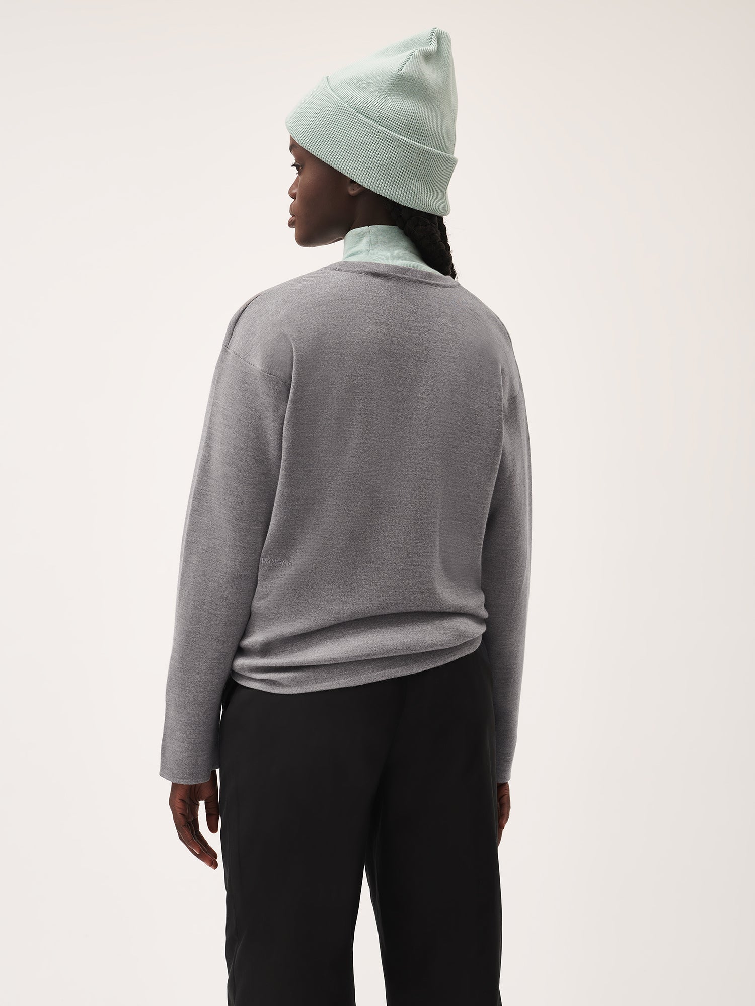 Merino_Knit_Crew_Neck_Grey_Marl_female-3