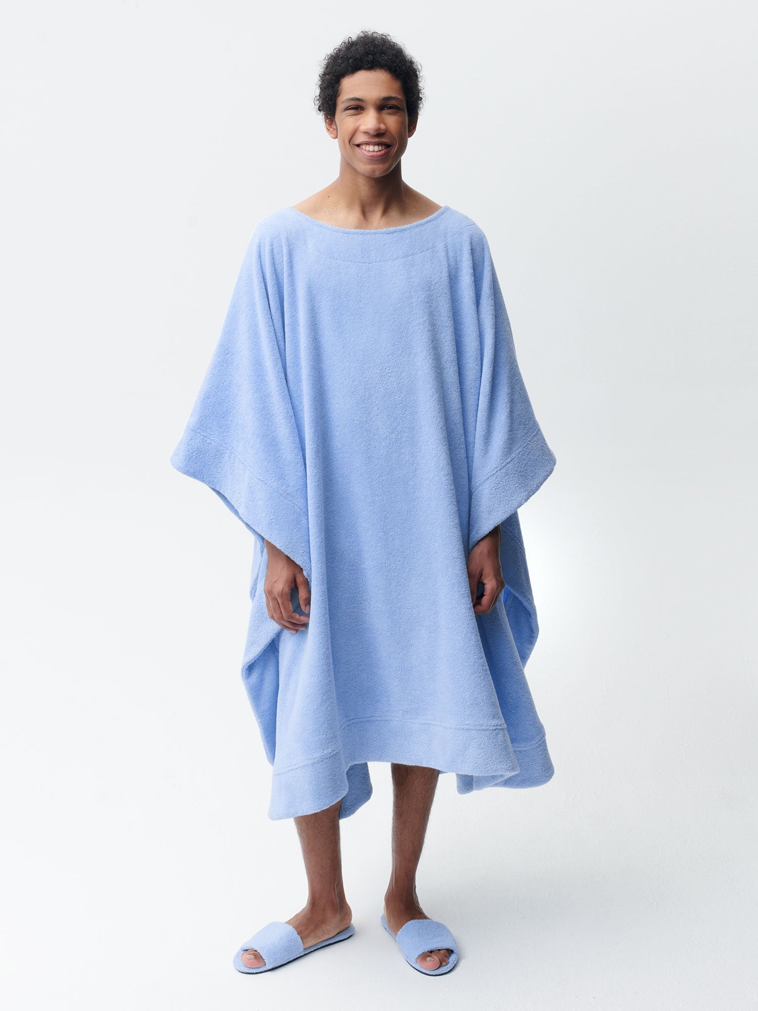 Robert-Rabensteiner-Towelling-Poncho-French-Riviera-Blue-Male-1