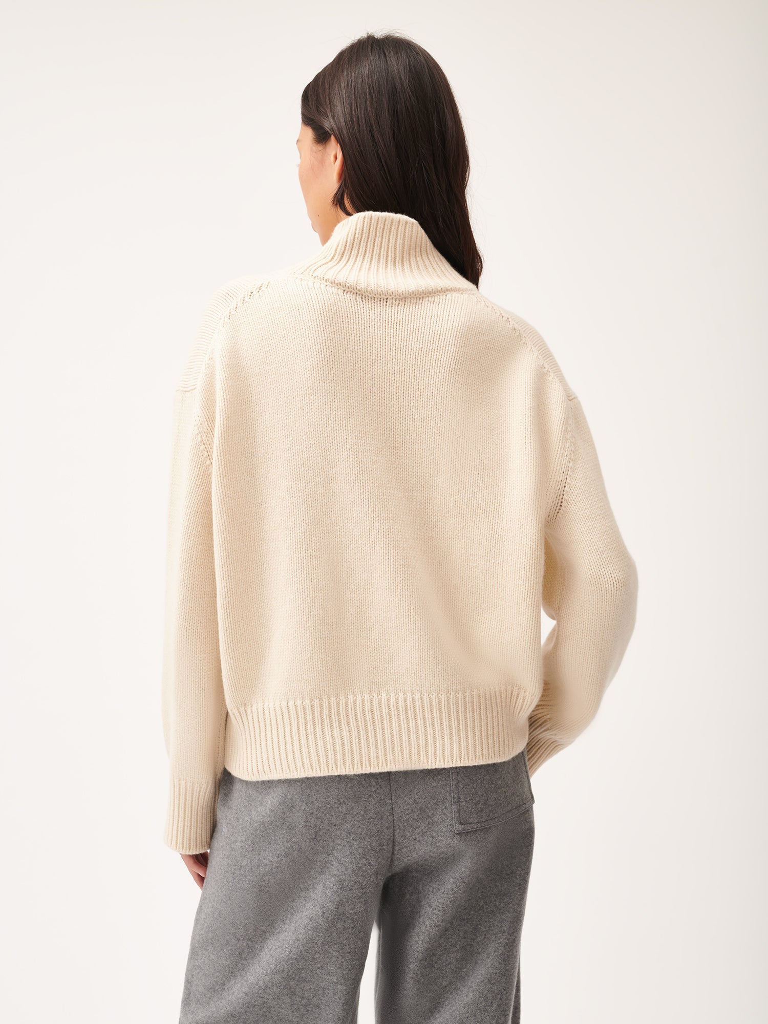 Womens_Recycled_Cashmere_Knit_Chunky_Turtleneck_Sweater_Ecru_Ivory-female-2