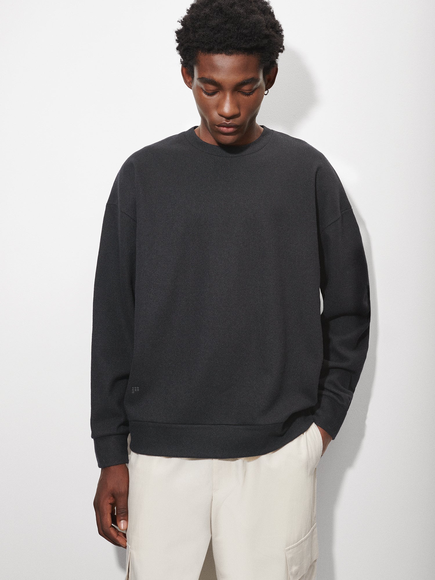    Wool-Jersey-Oversized-Crew-Neck-Black-male-2