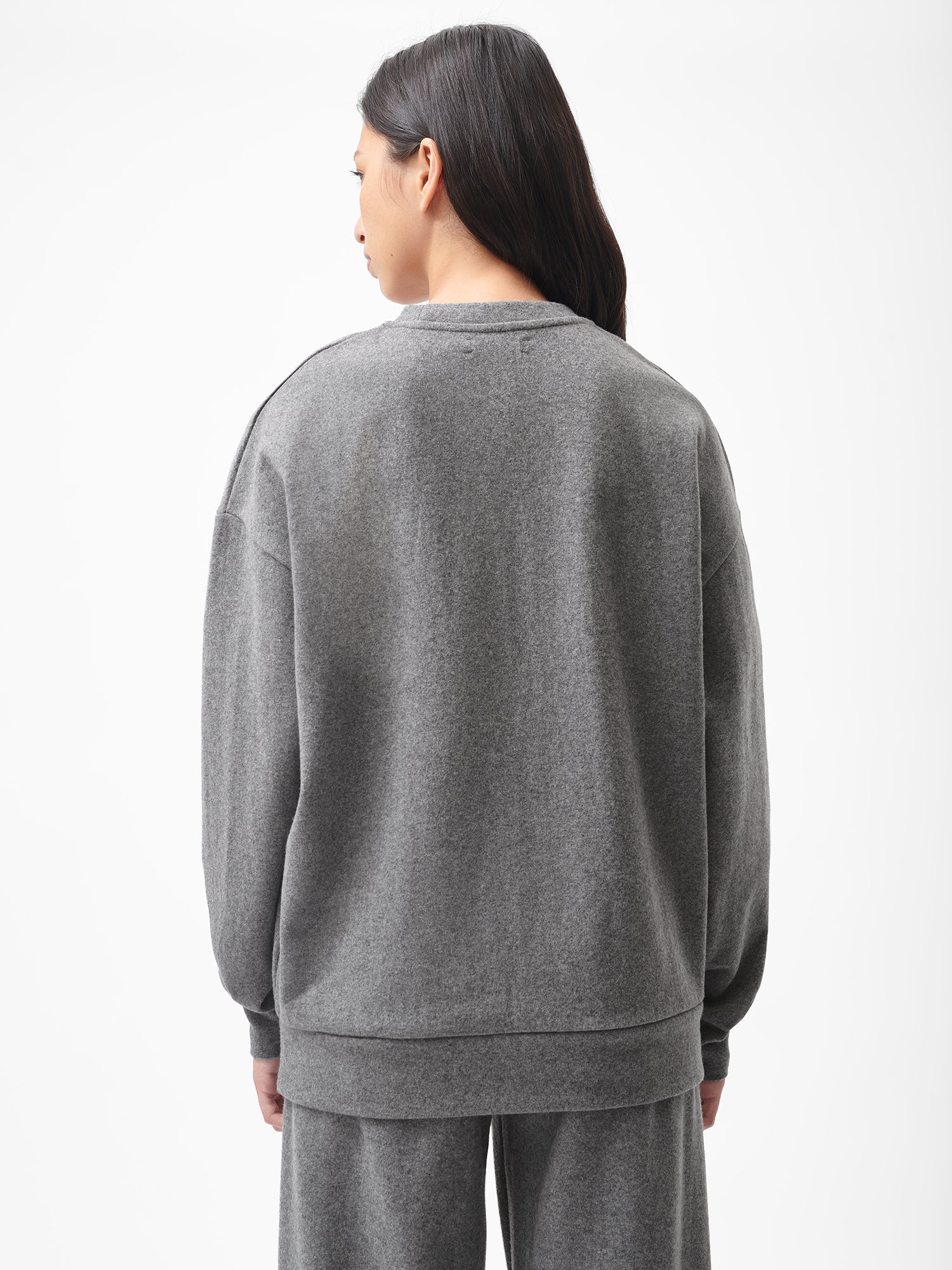 Wool-Jersey-Oversized-Crew-Neck-Volcanic-Grey-female-4