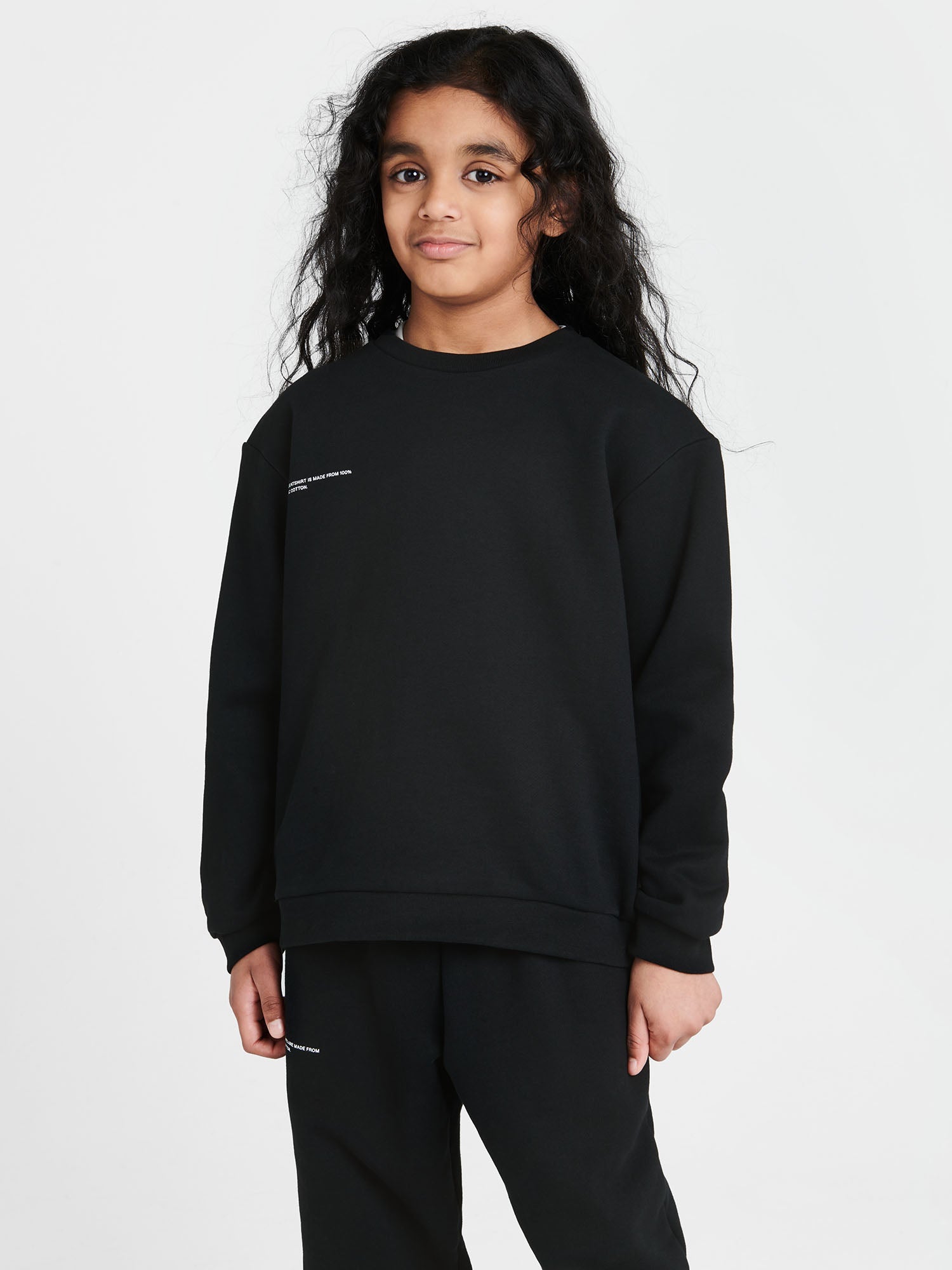 Kids Organic Cotton Sweatshirt Black Model