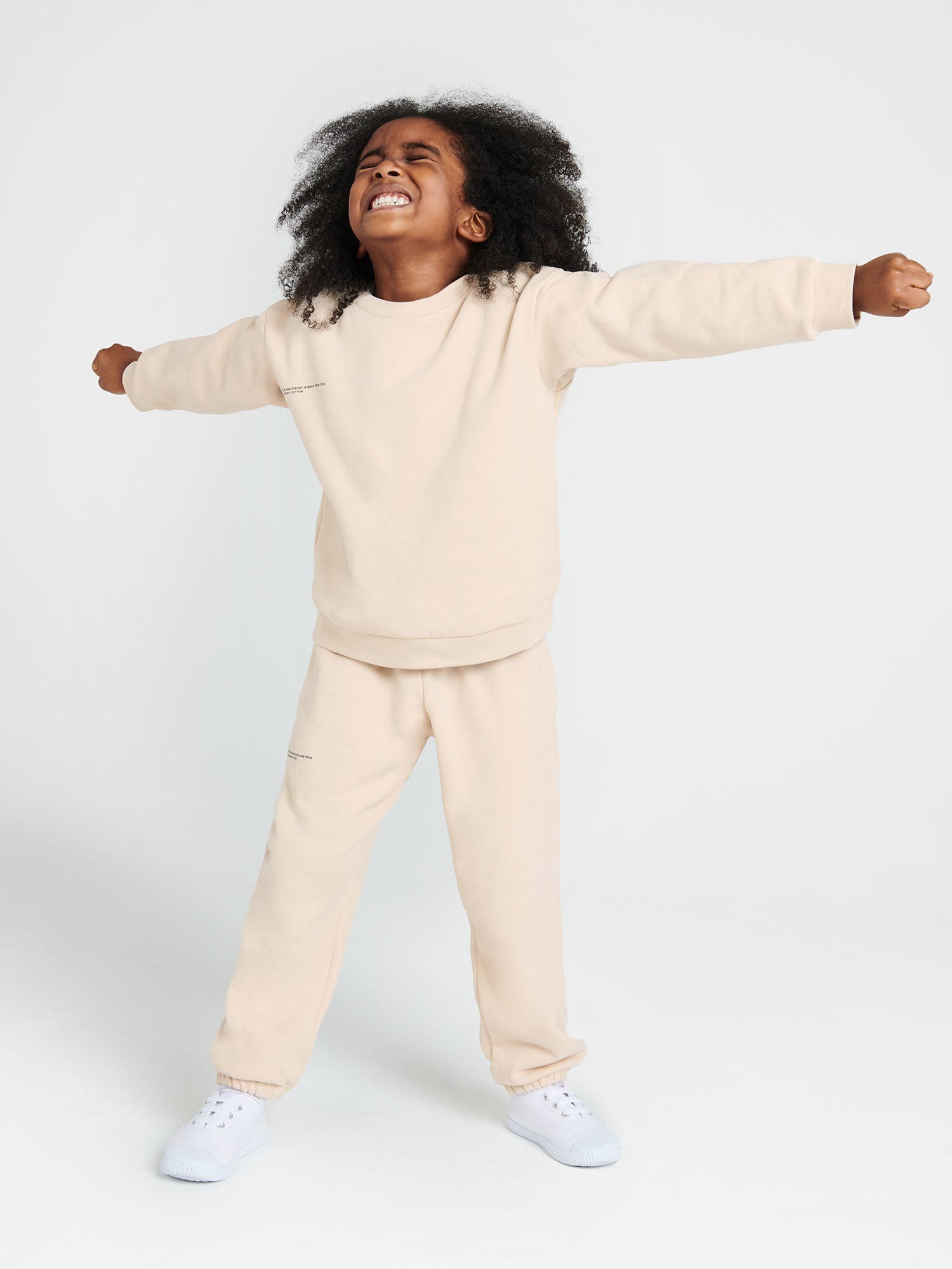 Kids Organic Cotton Trackpants Sand Model