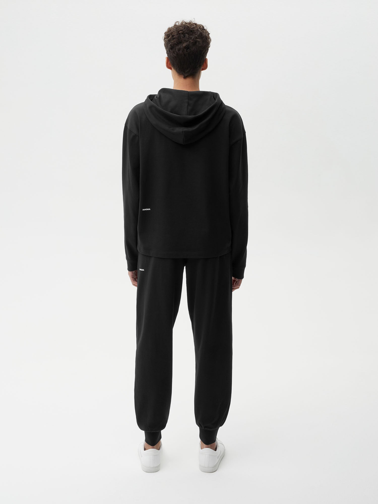 Seaweed Fiber Loungewear Hoodie Black  Model