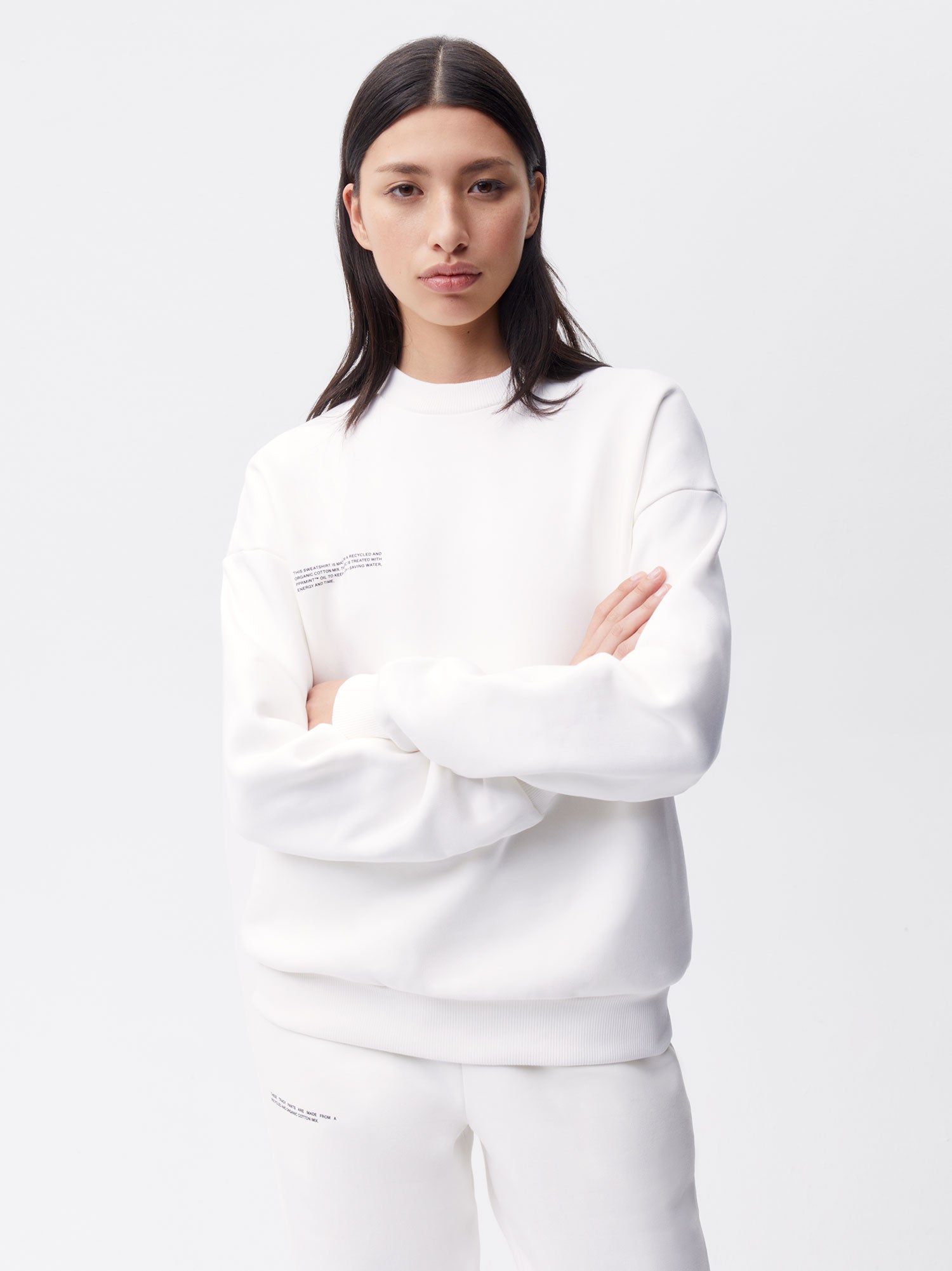 Signature-Sweatshirt-Off-White-Female-1