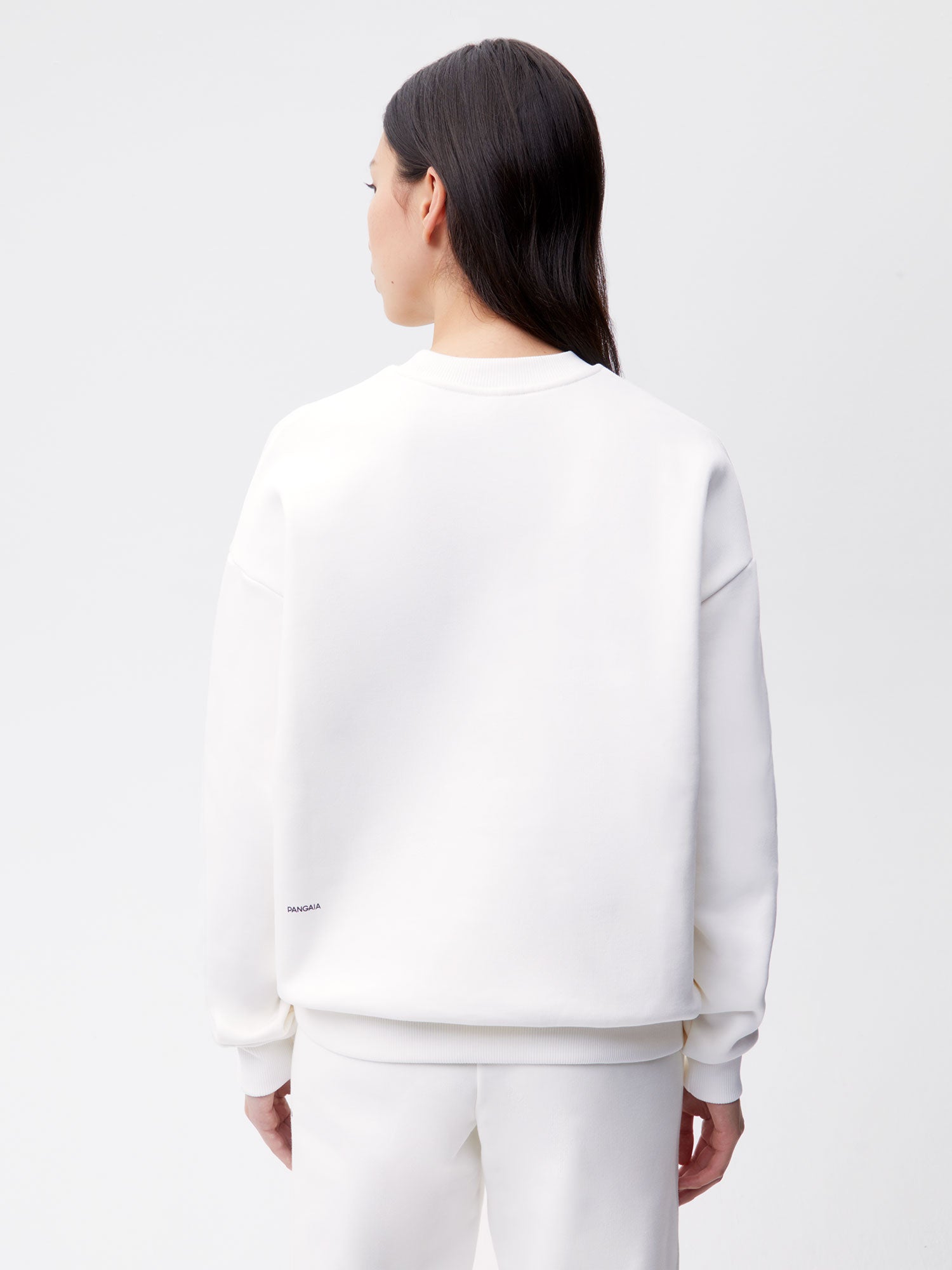 Signature-Sweatshirt-Off-White-Female-2