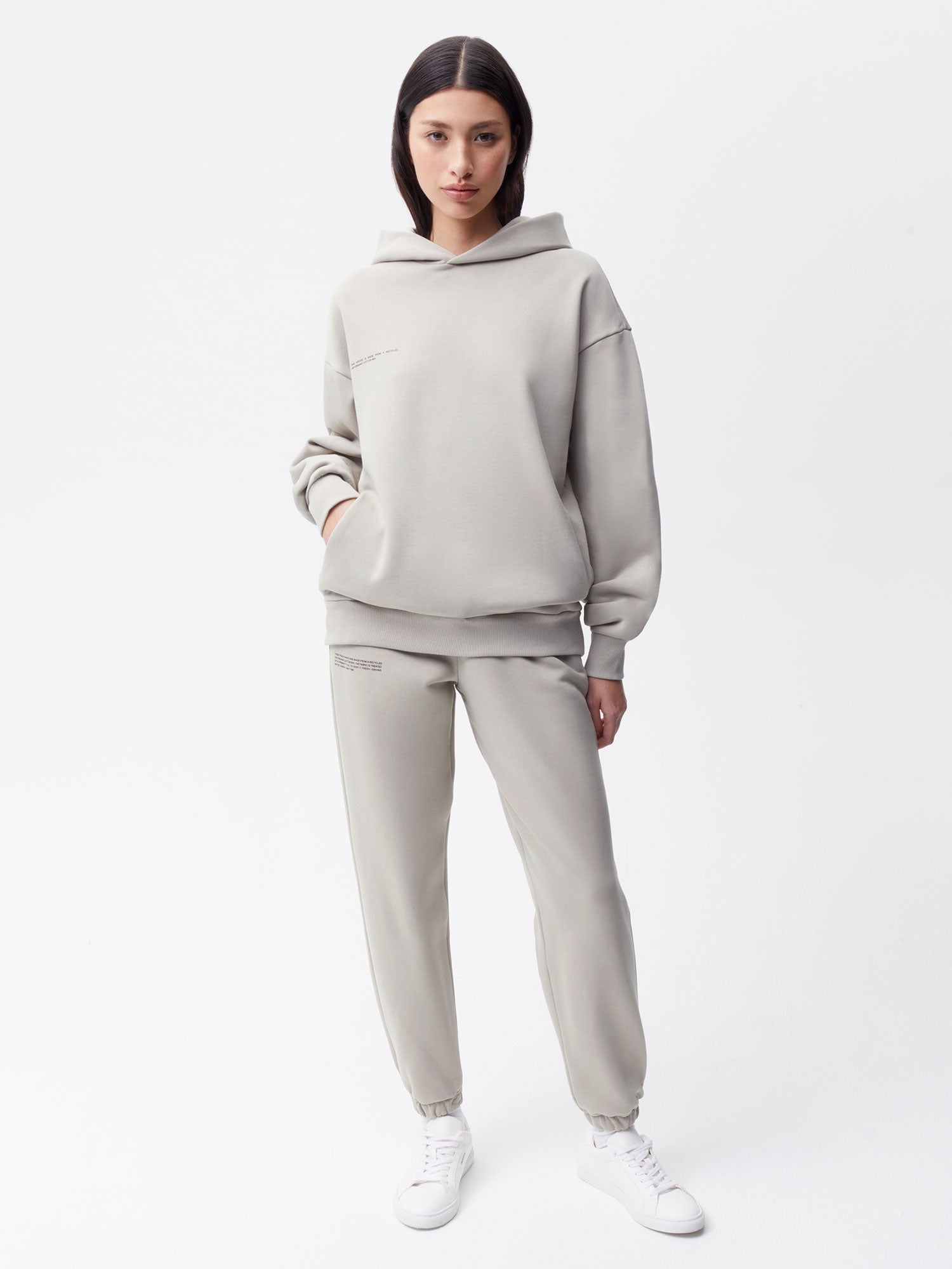 Signature-Track-Pants-Stone-Female-1